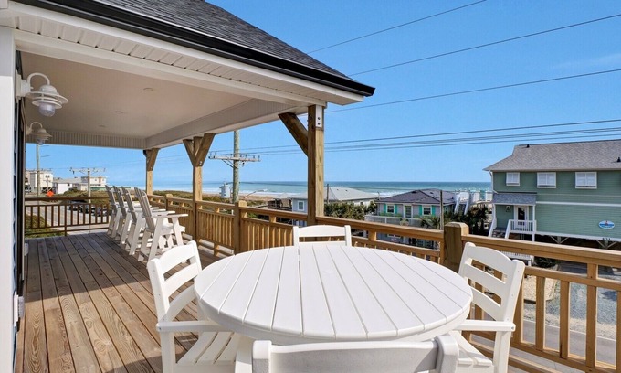 Topsail Beach House | Wave Hog - Flexible Check-in, Free linens, Easy Beach Access
