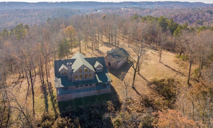 Center Ridge House | We invite you to experience The Alexandrite! Learn more at thealexandrite.us