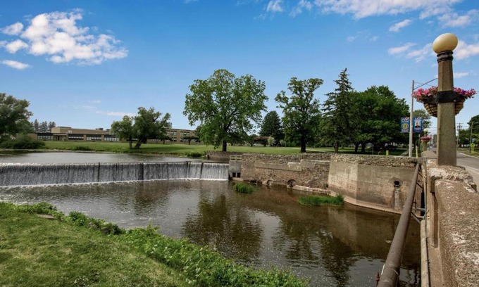 Lyndonville Hotel | Webber Hotel