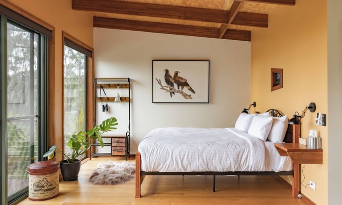Kingborough Apartment | Wedge-tailed Eagle Studio