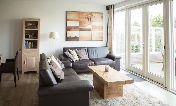 Ameland Apartment | Weidevilla XXL with 16 beds, 2 cots, 2 saunas and 4 bathrooms