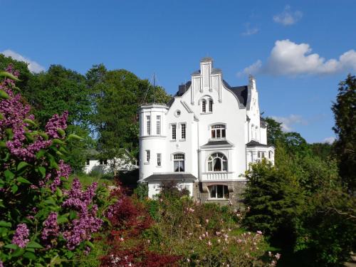 Friedrichsbrunn Apartment | WeisseVilla Friedrichsbrunn Fewo EMPIRE