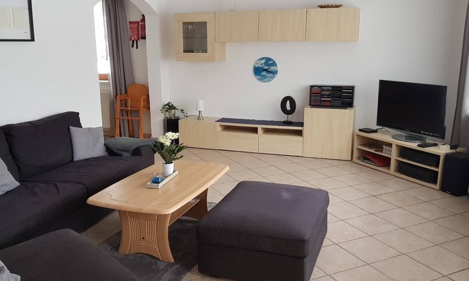 Arrach Apartment | Weiträumige Ferienwohnung mit Panoramafenster