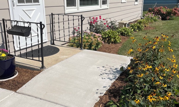 Monona House | Welcome Home! Convenient to All Things Madison