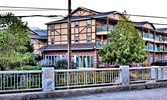 Okanagan-Similkameen Condo | Welcome Snowbirds