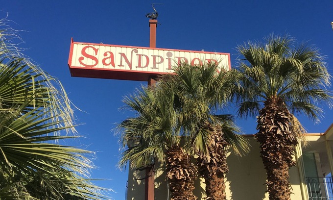 Desert Hot Springs Apartment | Welcome to a laid back mineral water spa hotel.