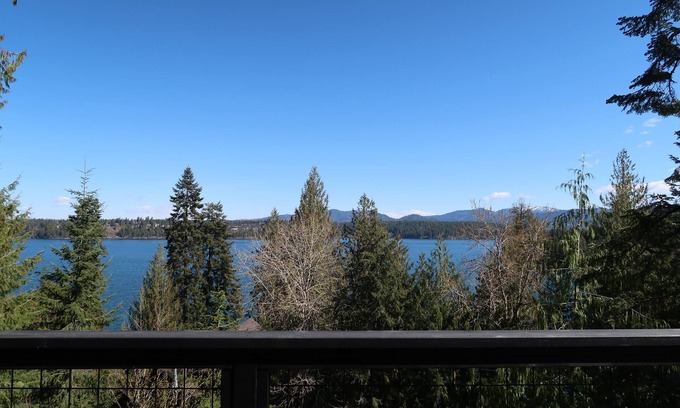 Hayden View Estates House | Welcome to Doe Run! 3-bedroom 2-bathroom lake house.