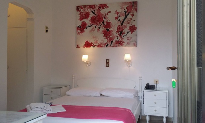 Agia Marina Bed & Breakfast | Welcome To Hotel Rachel