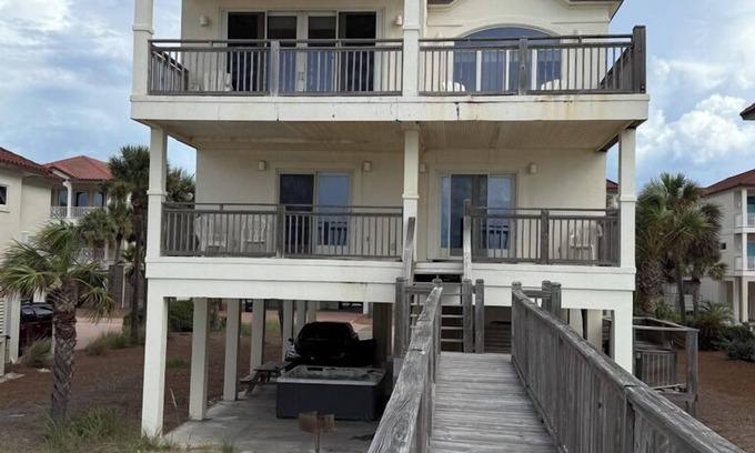 East End House | Welcome to Jack Henry's Hideaway!