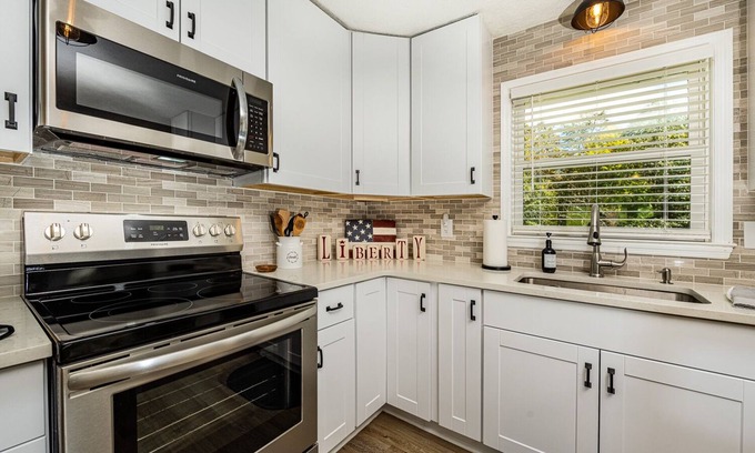 Rustburg House | Welcome to Liberty Lodge! Cozy home 2.5 miles from Liberty University