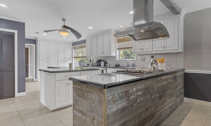 Mississippi City House | Welcome to Oakwood Manor. Private POOL!