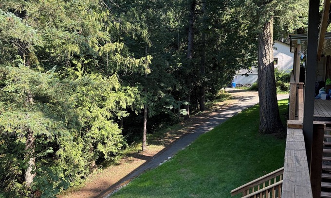 Cultus Lake Cottage | Welcome to “Spruce” at The Cedars