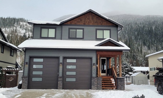 Revelstoke House | Welcome to The Aspen Chalet! A modern and cozy retreat at the base of RMR.