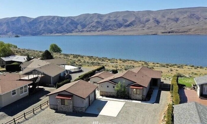 Desert Aire House | Welcome to the Rive Rock Retreat!