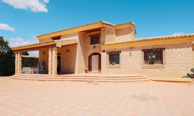 Barranda House | Welcome to this spacious and authentic villa with swimming pool in Caravaca.