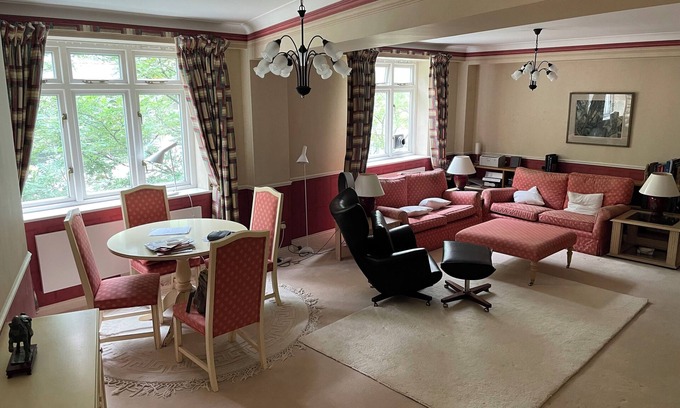 Castle Baynard Apartment | Welcoming 2-bedroom apartment with WiFi in vibrant London