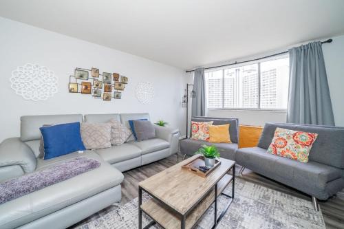 Downtown Atlanta Apartment | Welcoming Barn, 2 BEDROOM & 1 Bath & Parking