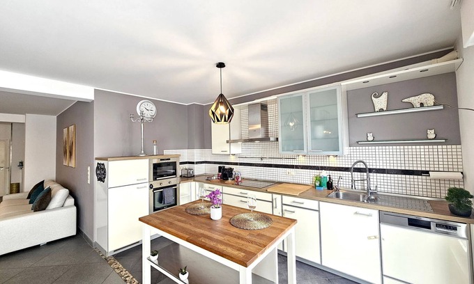 Hollerich Apartment | Well Appointed 2BR w terrace&parking