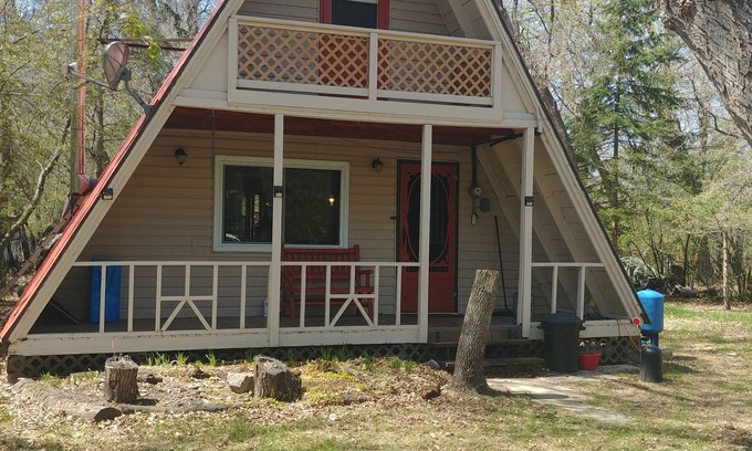 Manitoba Cabin | Well Appointed A-frame Cabin at Oak Lake Resort