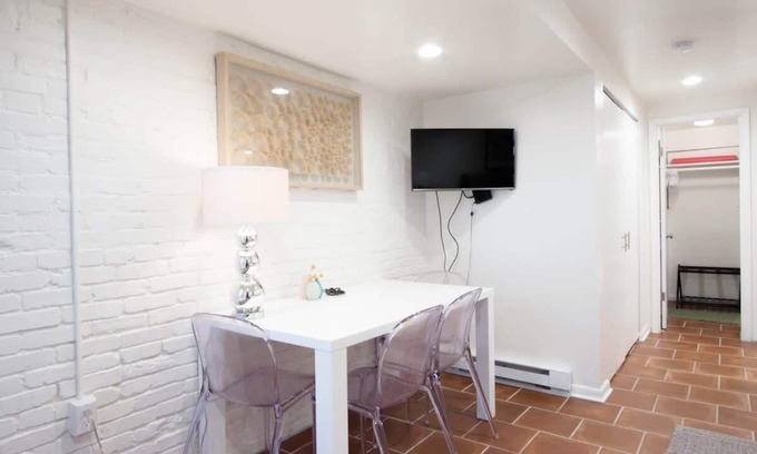 Logan Circle Apartment | WELL-EQUIPPED STUDIO APT - WALK TO METRO SUBWAY!