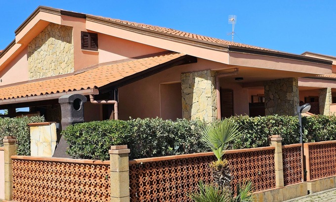 Solfarelli Villa | WELL-LIT MEDITERRANEAN VILLA WITH VERANDA AND GARDEN ONLY 50 METERS FROM THE SEA