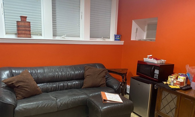 Wellesley House | Wellesley. 1 mi. Babson, Wellesley collge- sep entry, AC, full bath,mwave,fridge