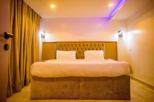 Warri Hotel | WELLINGTON HOTEL LIMITED