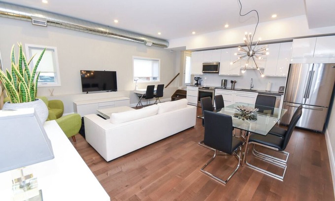 Wellington Village Apartment | Wellington Village (Westboro Ottawa) Industrial Chic