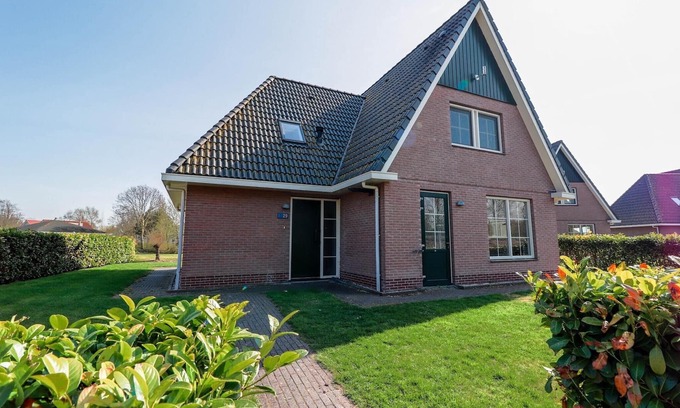 Makkum Villa | Wellness Villa Near the Lake