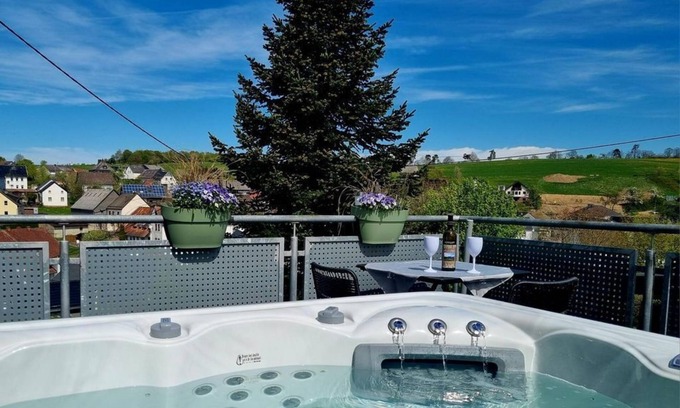 Dreis-Bruck House | Wellnesshaus Dorfblick - Wellness house with jacuzzi and infrared cabin - new