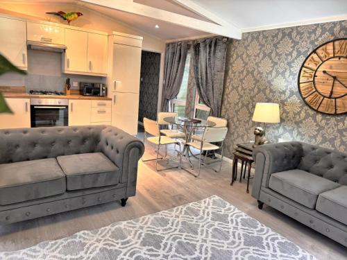 Llanybri Apartment | Welsh Villa-Hot Tub-Tenby-Carmarthen-Forestsetting