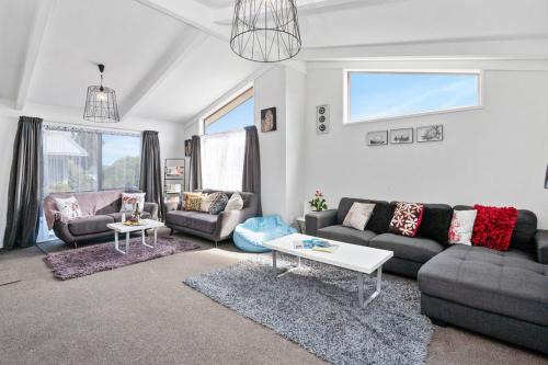 Richmond Heights House | Wendys Bach - Richmond Heights Holiday Home