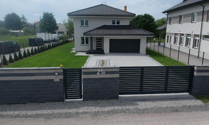 Klaudyn Villa | West Guest House