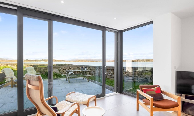 Inishnee House | West Haven - A Coastal Retreat in the Heart of Roundstone