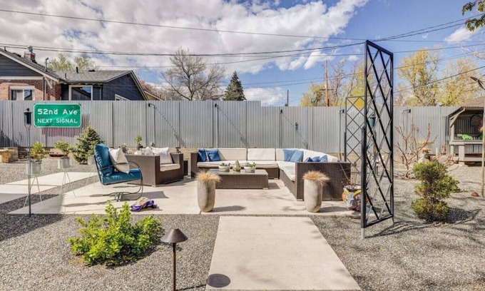 Edgewater House | West Highlands Flat I Sloans Lake I Outdoor Games