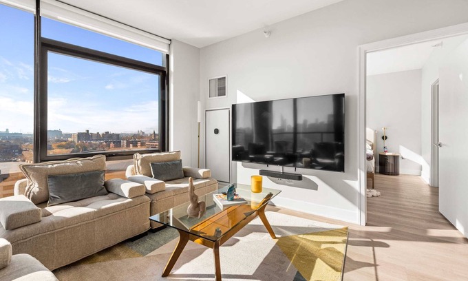 West Loop Apartment | West Loop 3x 2BR: Walk to Dining, Gym & Terrace