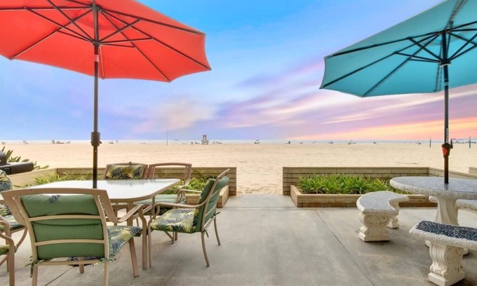 Santa Ana Heights House | West Newport Duplex on the Sand w/Patio-Sleeps 12