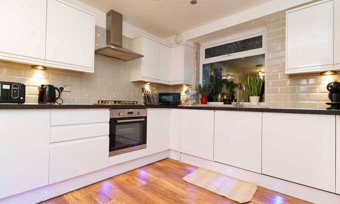 Chapeltown House | West Park House