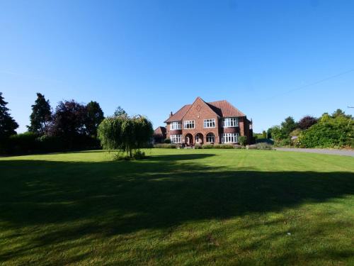Deighton Bed & Breakfast | Westergate House