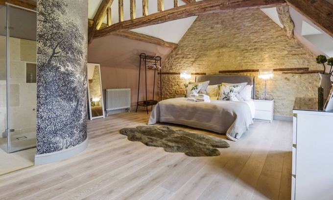 Cockleford Cottage | Westerleigh Cottage - sleeps 4 guests in 3 bedrooms