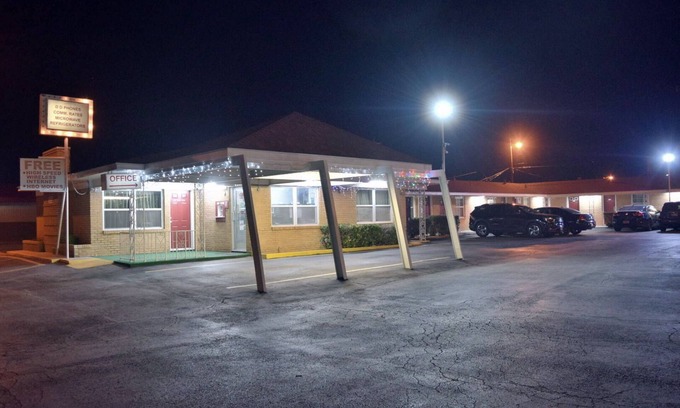Elmwood Area Hotel | Western Motel