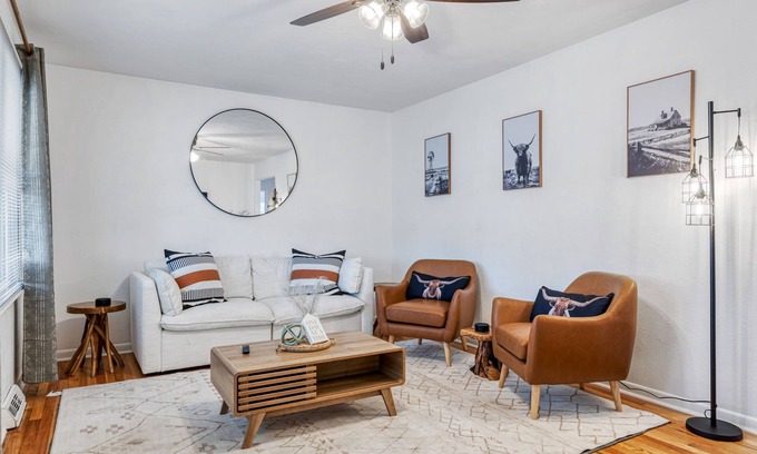 Wentzville House | Western Wentzville Bungalow by StayLage