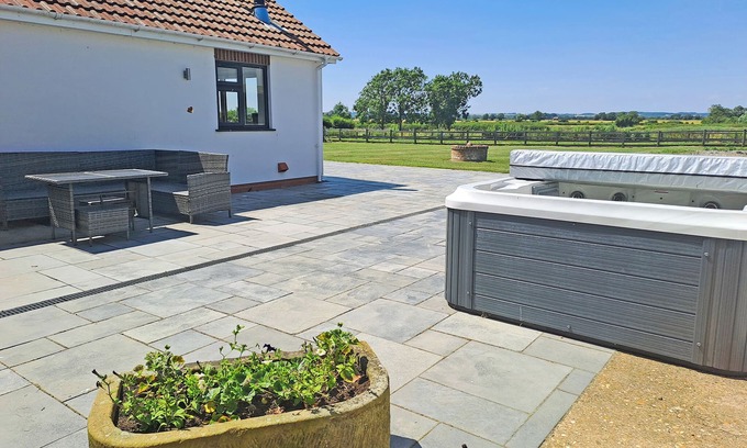 Helsey Cottage | Westfields Bungalow is our wonderful newly refurbished detached bungalow.