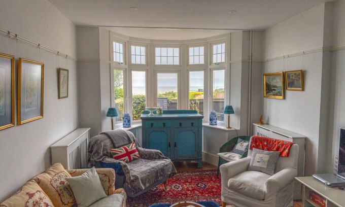 Westgate-on-Sea House | Westgate | Spectacular Sea Views | Log Burner | Sandy Beach 2 mins walk