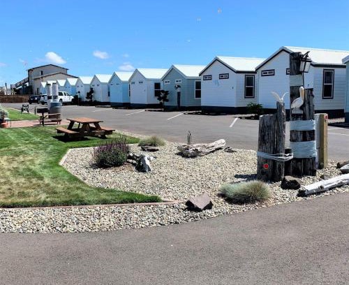 Westport Hotel | Westport Marina Cottages