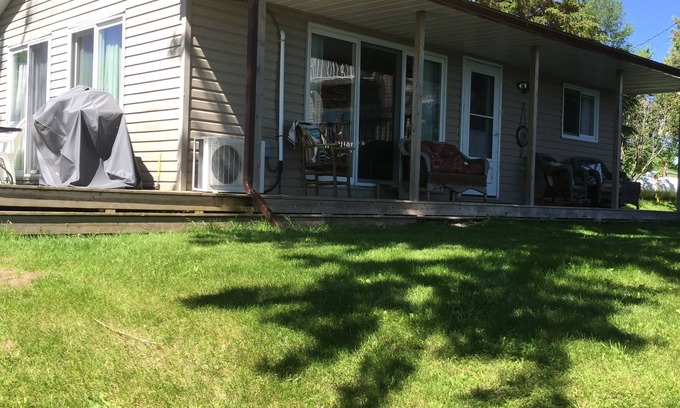 Rideau Lakes Cabin | Westport Ontario - Upper Rideau Getaway -Lakefront