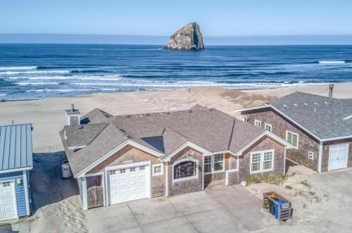 Kiwanda Shores House | Whales Tail Cottage - Meredith Lodging