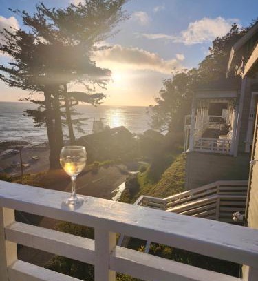 Point Arena Bed & Breakfast | Wharf Master's Inn