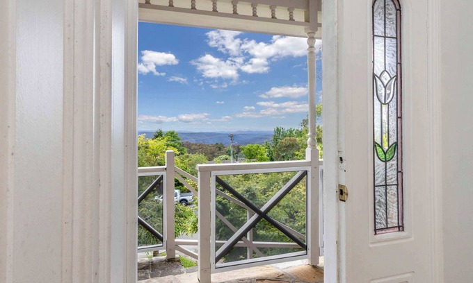 Wentworth Falls House | Whisper on the Falls - Panoramic Valley Views