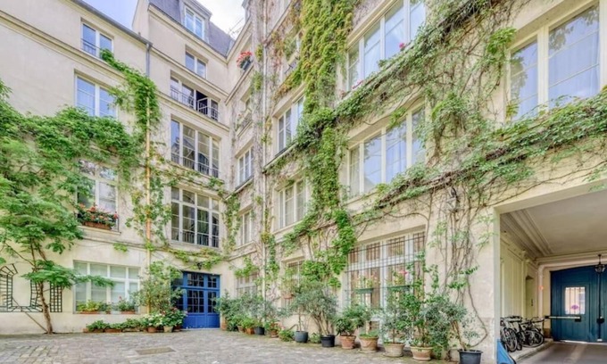 Archives Apartment | Whispers of Paris:In a beautiful inner courtyard A Family Home in Marais Turenne